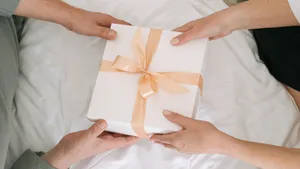Perfect Gift Exchange Wallpaper