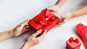 Perfect Red Gift Exchange Wallpaper