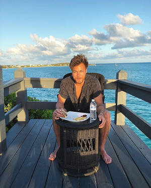 Peyton Meyer Breakfast On Deck Wallpaper