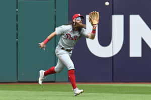 Phillies Outfielder Catching Ball Wallpaper