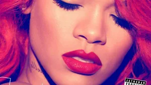 Photo Rihanna Strikes A Sultry Pose Wallpaper