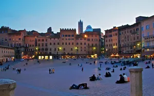 Piazza Del Campo In Siena At Night Wallpaper