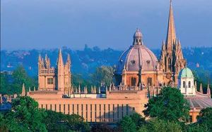 Picturesque View Of Oxford Skyline At Sunset Wallpaper
