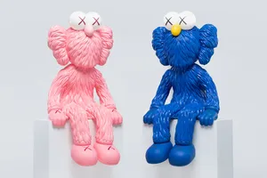 Pinkand Blue Kaws Figures Wallpaper