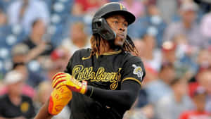 Pittsburgh Pirates Player Swinging Wallpaper