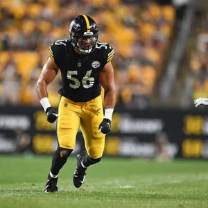 Pittsburgh Steelers Player In Action Wallpaper