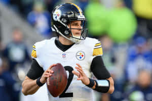 Pittsburgh Steelers Quarterback Action Shot Wallpaper