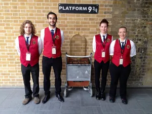 Platform 9 3/4 Magical Entrance Wallpaper