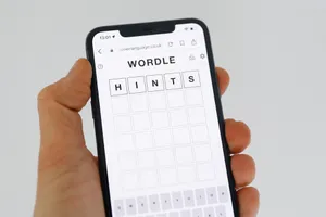 Playing Wordleon Smartphone Wallpaper