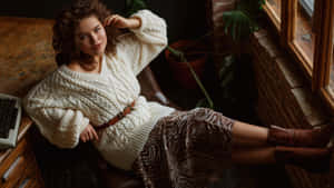 Plus Size Model Off White Chunky Knit Sweater Wallpaper