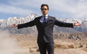 Poised Robert Downey Jr. Tony Stark Wallpaper