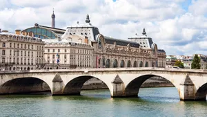 Pont Royal Bridge And Musée Dorsay Wallpaper