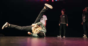 Popping Spinning Legs [wallpaper] Wallpaper