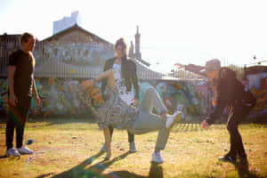 Popping Woman Breakdancing [wallpaper] Wallpaper