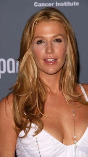 Poppy Montgomery Event Portrait Wallpaper