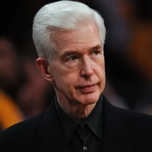 Portrait Of Gray Davis, Former California Governor Wallpaper