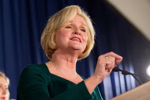 Portrait Of Politician Claire Mccaskill Without Glasses Wallpaper