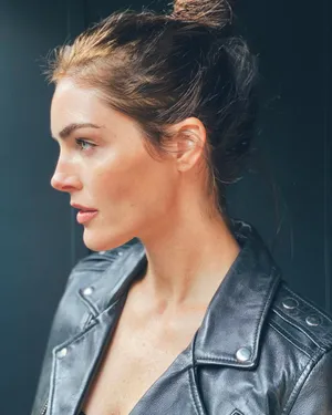 Portrait Of Supermodel Hilary Rhoda Wallpaper