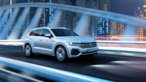 Power Meets Luxury - The Volkswagen Touareg Wallpaper