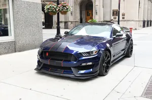 Powerful Elegance - Ford Mustang Gt350r In Action Wallpaper