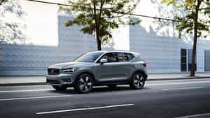 Powerful Elegance: Volvo Xc40 2021 Wallpaper