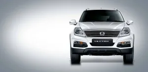 Powerful Mahindra Suv Conquering The Off-roads Wallpaper