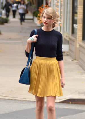 Preppy Taylor Swift Street Style Wallpaper