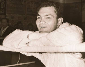 Professional Boxer Carlos Ortiz Ready For Action Wallpaper