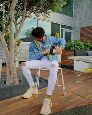 Professional Gamer Prettyboyfredo Chilling Out Wallpaper