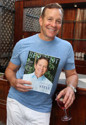 Prominent Actor Steve Guttenberg Captured In A Vivid Portrait Wallpaper