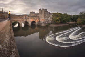 Pulteney Bridge River Avon Bath U K Wallpaper