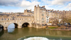 Pulteney Bridge River Avon Bath U K Wallpaper