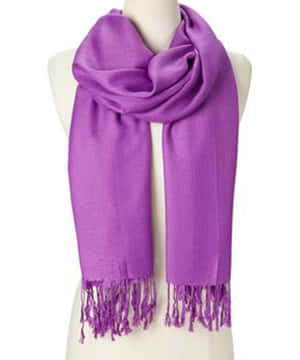 Purple Scarf: Your Go-to Accessory For The Upcoming Winter Season! Wallpaper