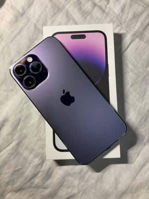 Purplei Phone14 Pro Max Unboxing Wallpaper