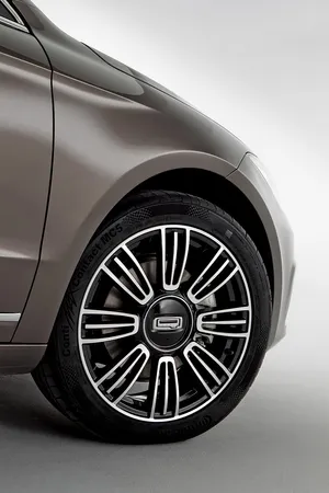 Qoros5 S U V Wheel Design Wallpaper
