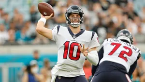 Quarterback Action Pass Game Wallpaper