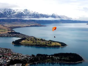 Queenstown Paragliding Over Lake Wakatipu Wallpaper