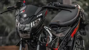 Raider 150 Fi Front View Wallpaper