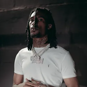 Rapper_with_ Chain_and_ White_ Tee Wallpaper