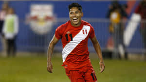 Raul Ruidiaz In Action - Dynamo On The Soccer Field Wallpaper