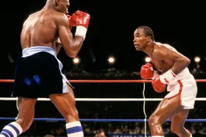 Ray Leonard Ready To Box In The Ring Wallpaper