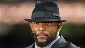 Ray Lewisin Fedora Hat Wallpaper