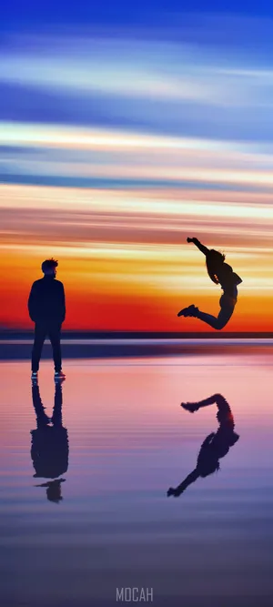 Realme 7 Couple Beach Shoot Wallpaper