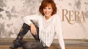 Reba Mcentire Country Queen Smile Pose Wallpaper