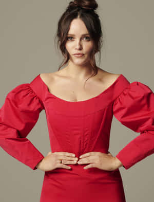 Rebecca Breeds Smiling Radiantly Wallpaper