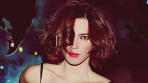 Rebecca Hall Posing Elegantly In A Stunning Portrait. Wallpaper