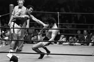 Receiving Blows Antonio Inoki Wallpaper