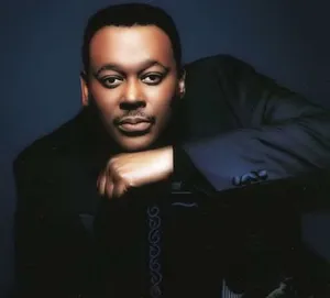 Record Producer Luther Vandross Wallpaper