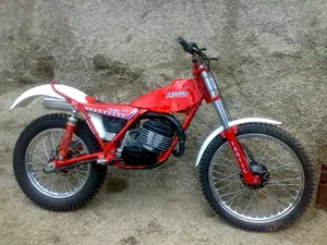 Red Fantic Trial200 Motorcycle Wallpaper