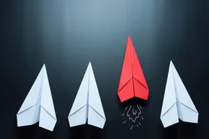 Red Paper Plane Lead Race Wallpaper
